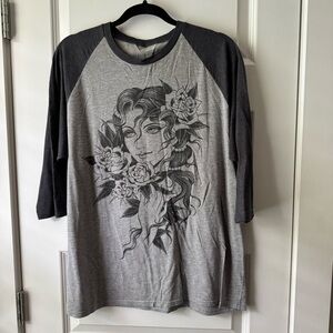 Modern Classic Tattoo Gray Graphic Raglan Sleeve Men's Shirt Large